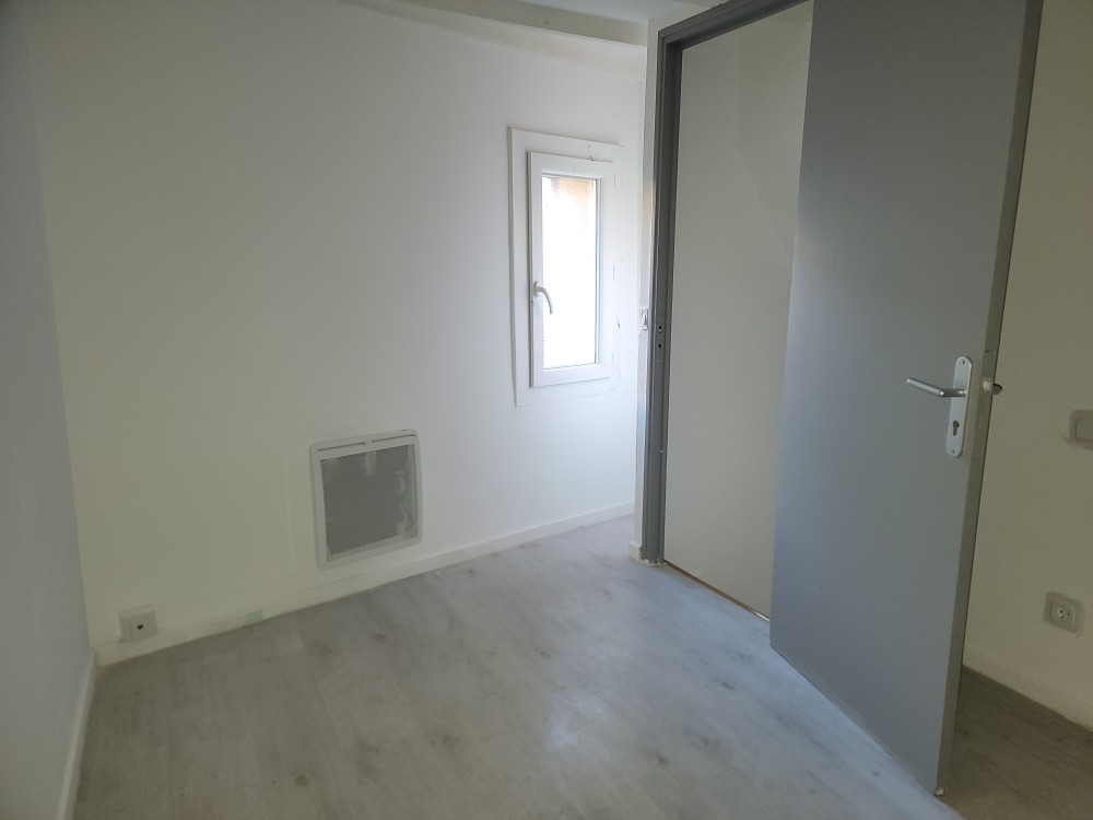Studio Apt (84400)