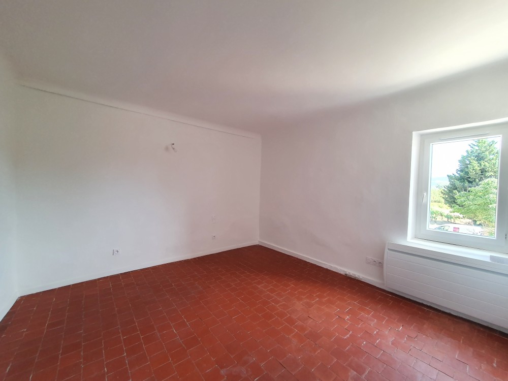 Maison Roussillon (84220)