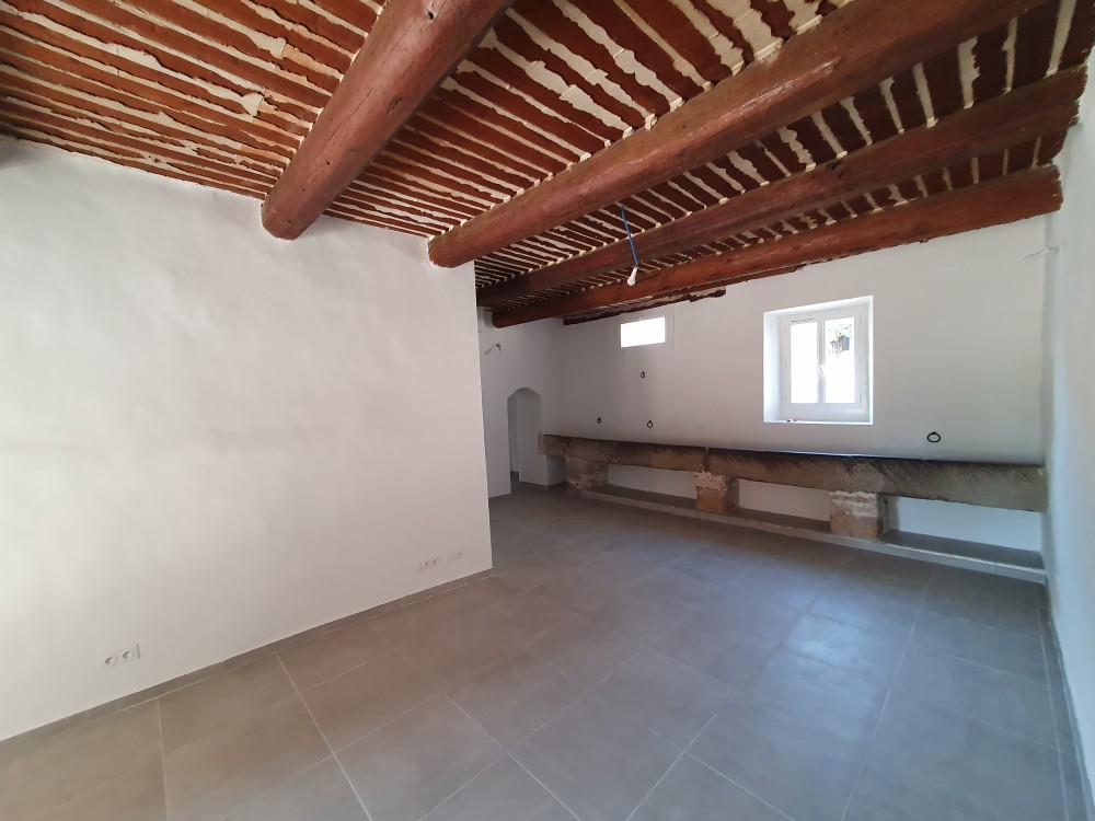 Maison Roussillon (84220)