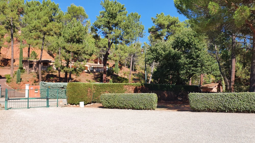 Maison Roussillon (84220)